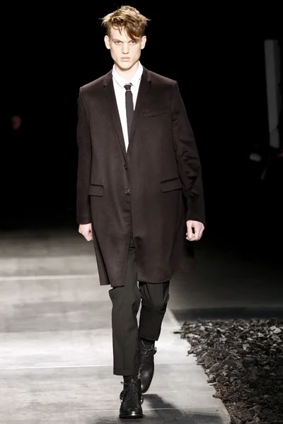 Look 4
